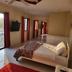 Kandi Resort-type Spacious 1 Bedroom With Netflix And Free Housekeeping Apartment Angeles