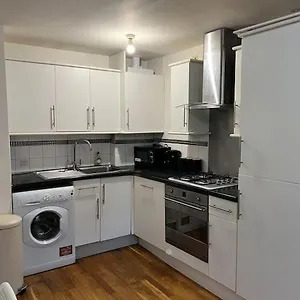 New Build 2 Bed Flat, Apartment London